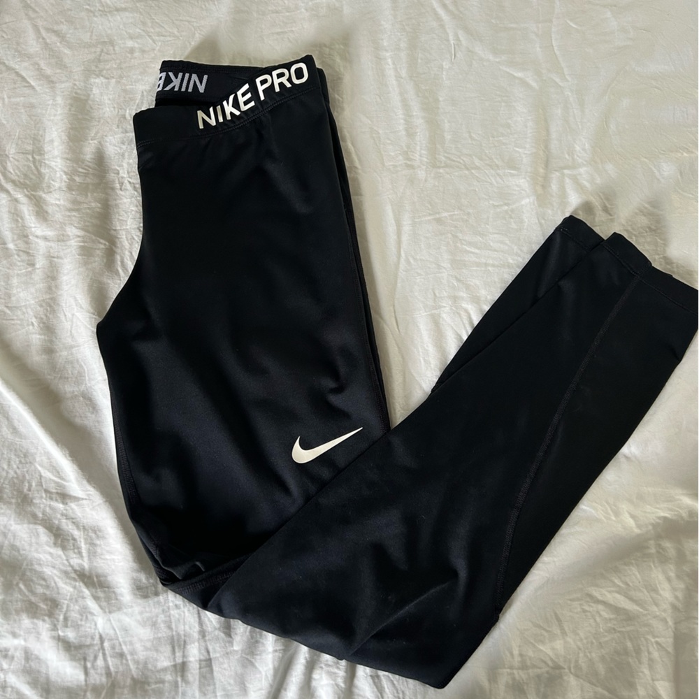 Nike pro black workout leggings .